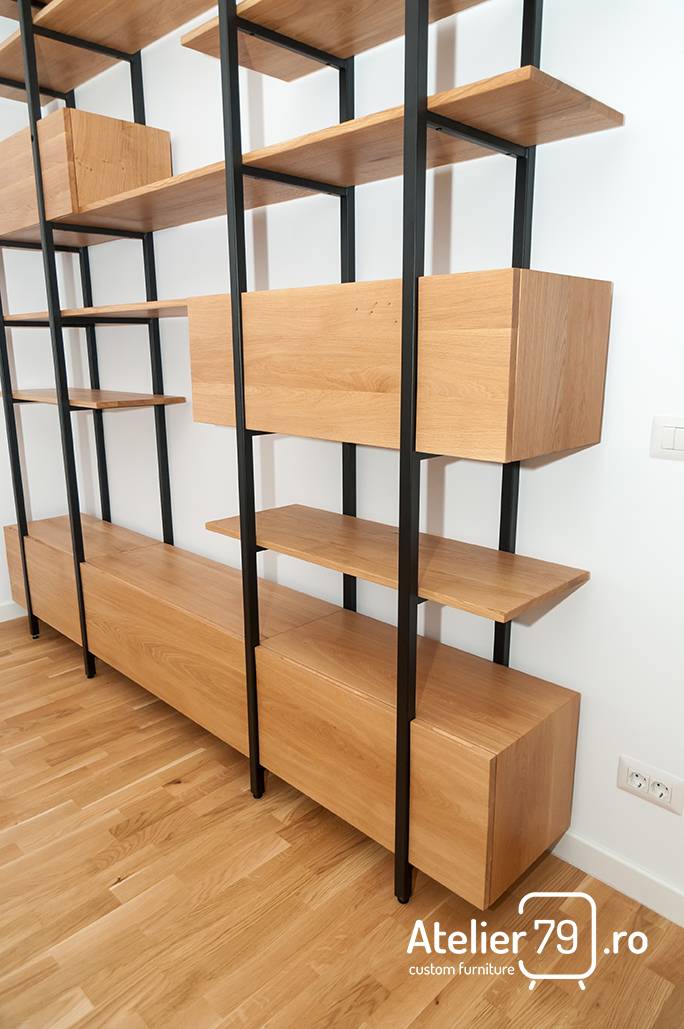 Biblioteca in stil industrial, din lemn masiv de stejar si cadru de metal.