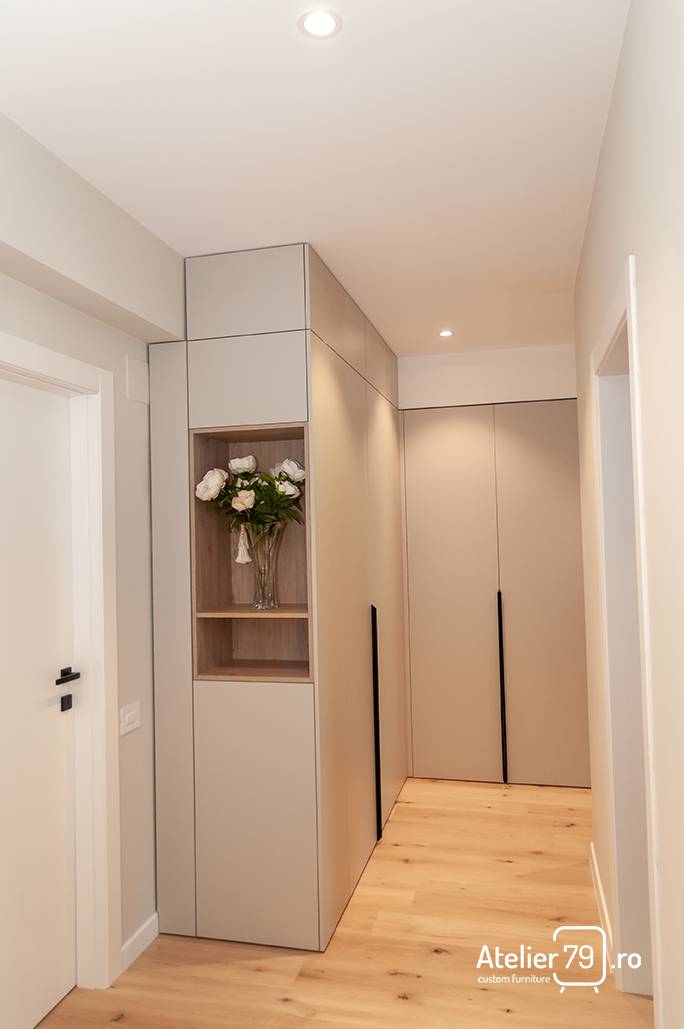 Mobila hol la comanda pentru apartament rezidential. Mdf vopsit