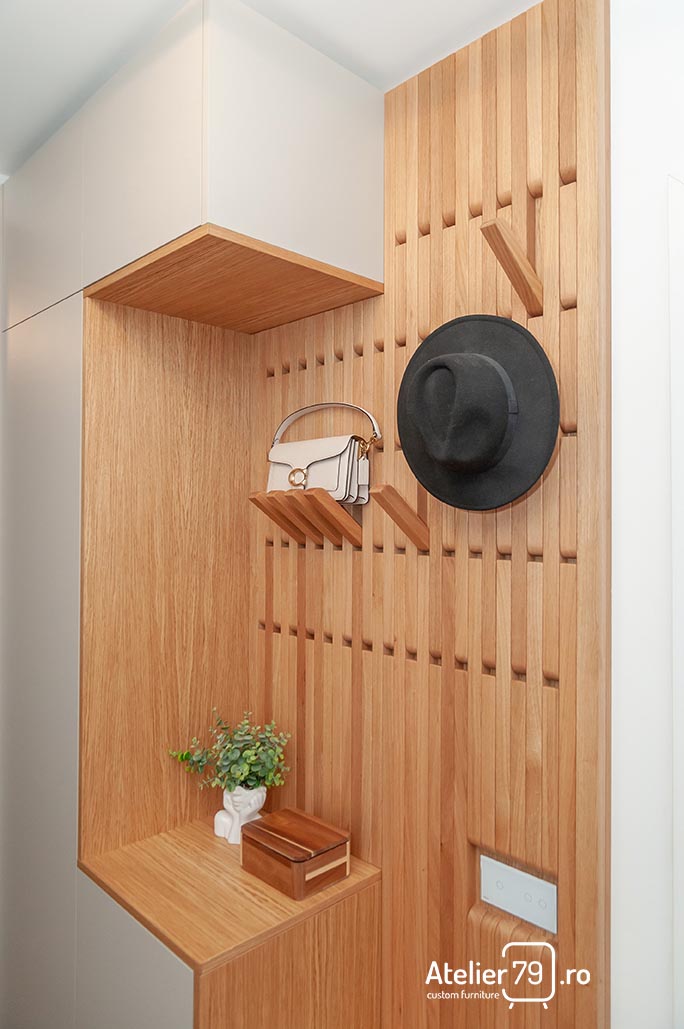 cuier din lemn masiv de stejar